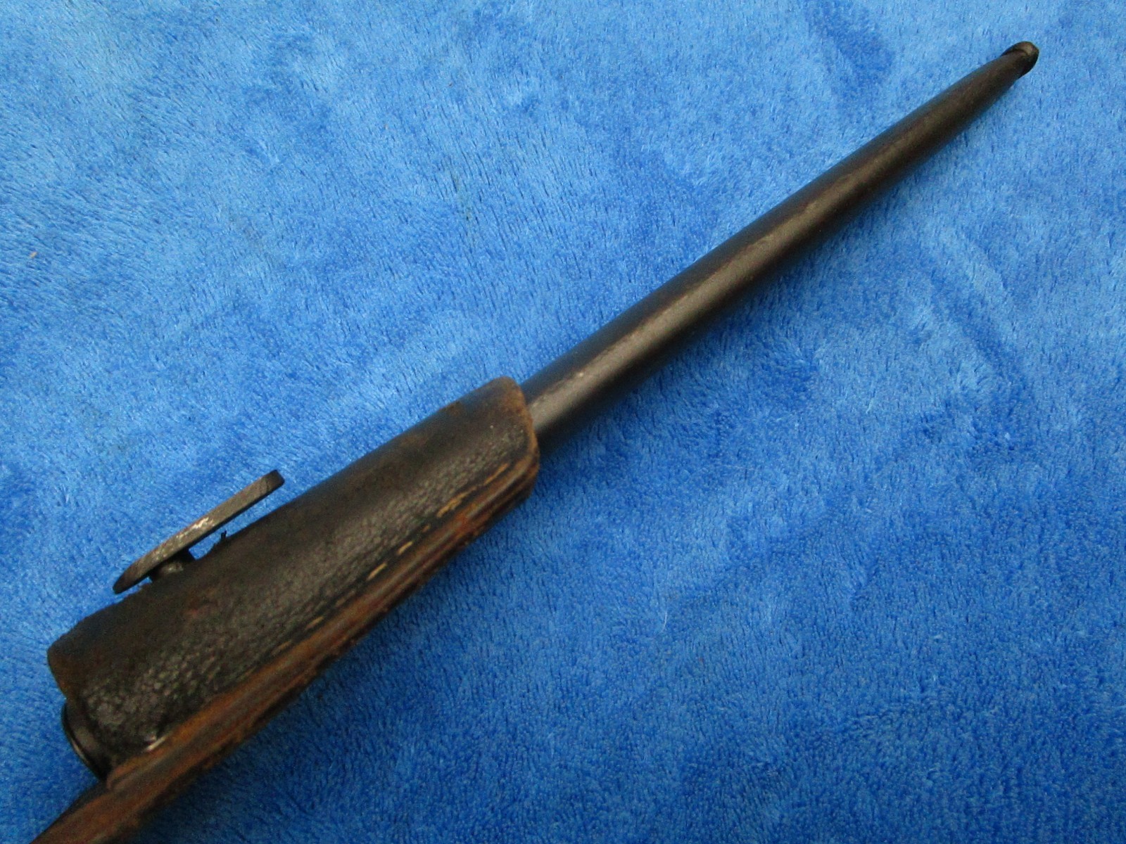 ORIGINAL WW2 GERMAN HERDER FFC 1944 BAYONET AND FFC 1944 SCABBARD WITH QFG FROG