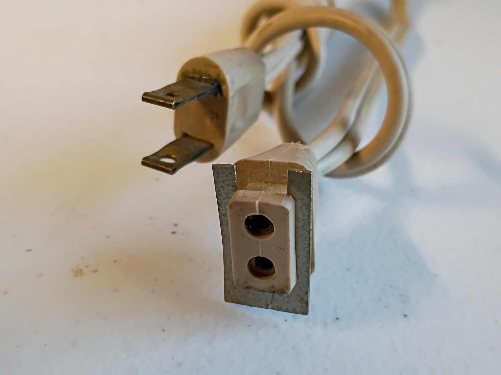 Original Power Cord & Clip From A 1960 General Electric Model C425A Clock Radio