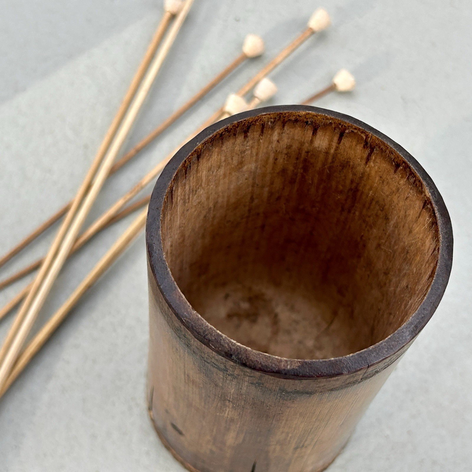 Borneo Dayak Bamboo Blowpipe Dart Quiver Tolor w/ 7 Darts Rattan 1960s Vintage