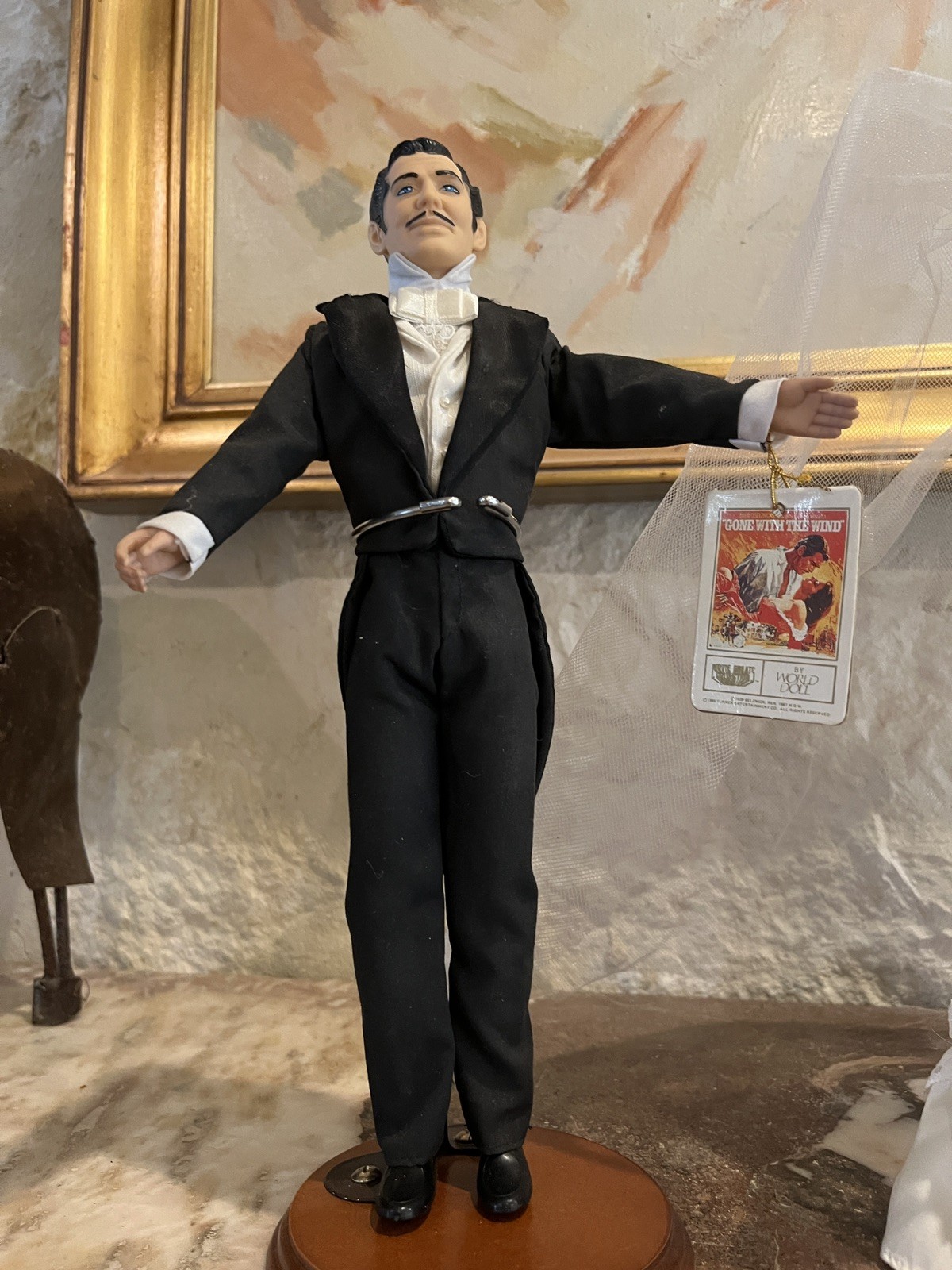 2 Gone With The Wind 1989 World Dolls Scarlett & Rhett In Stands + Postcards