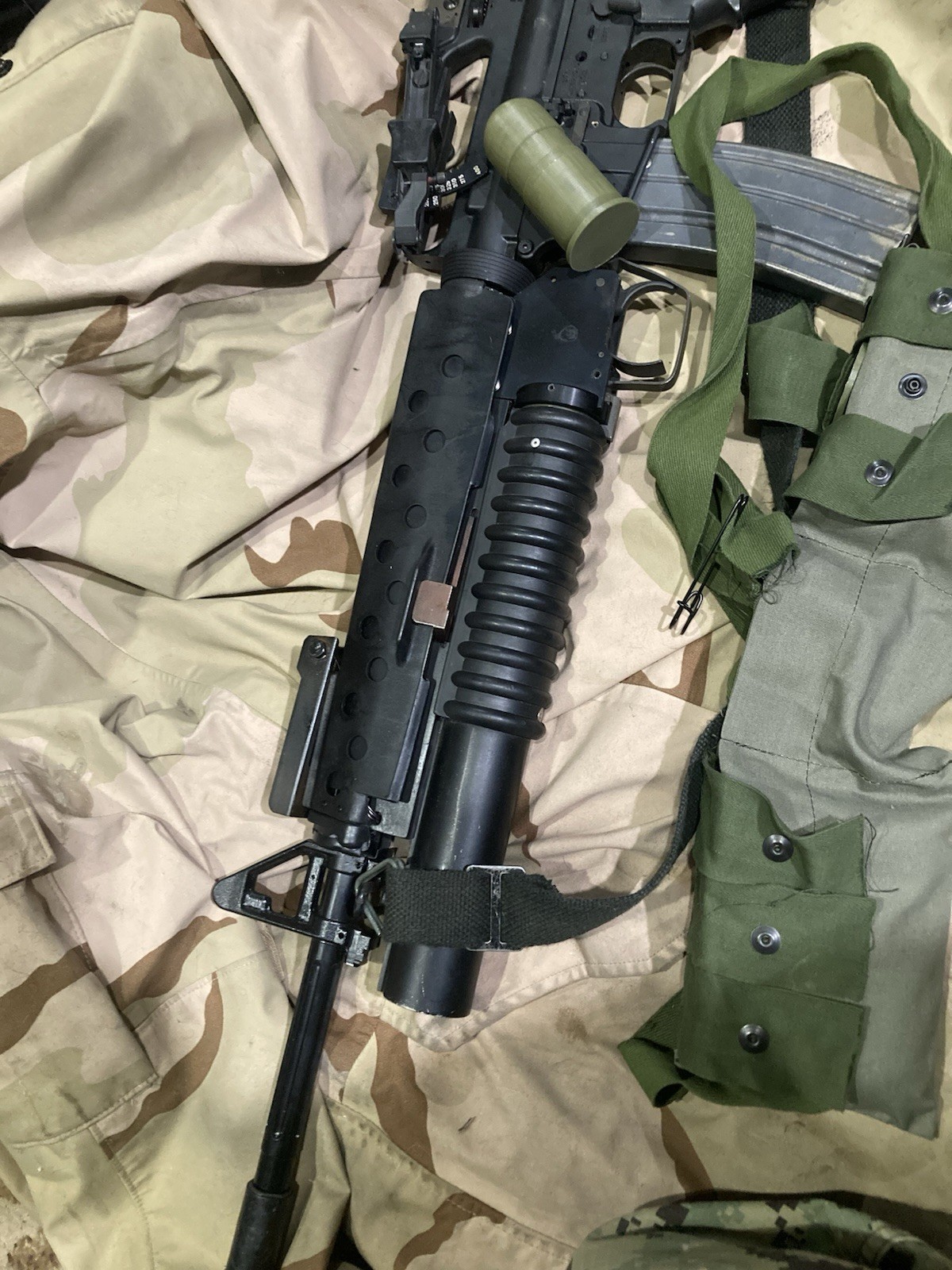 40mm Inert Replica HEDP (37mm sized) For Living History W/bandolier USGI Nam