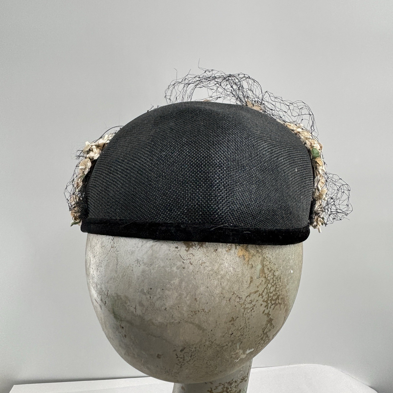 Vtg 60s Black Floral Hat Veil Pillbox Cocktail Garden Party