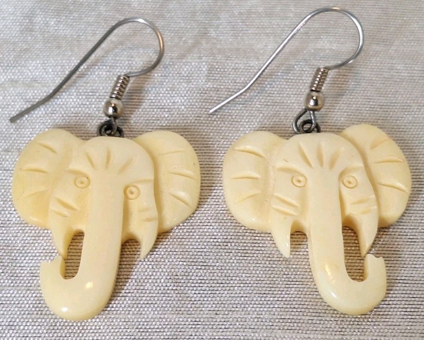 VTG Artisan Handcarved Dangle Drop Pierced Earring Elephant Head Resin Celluloid