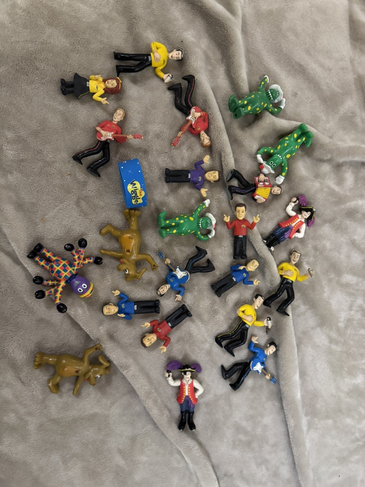 The Wiggles HUGE Vintage Lot Toys, Bedding, Toy Box, DVD’s, VHS, Books, Plushies