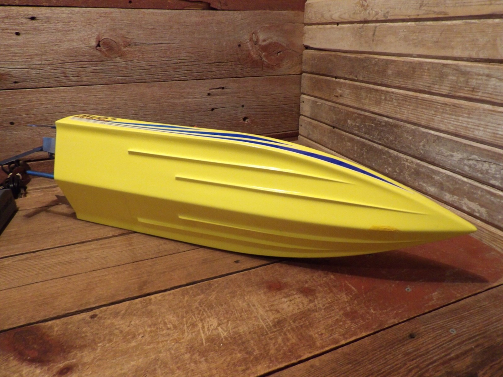 AQUACRAFT SUPERVEE 27 INSANE ELECTRIC BRUSHLESS SPEED BOAT IN BOX W/Charger