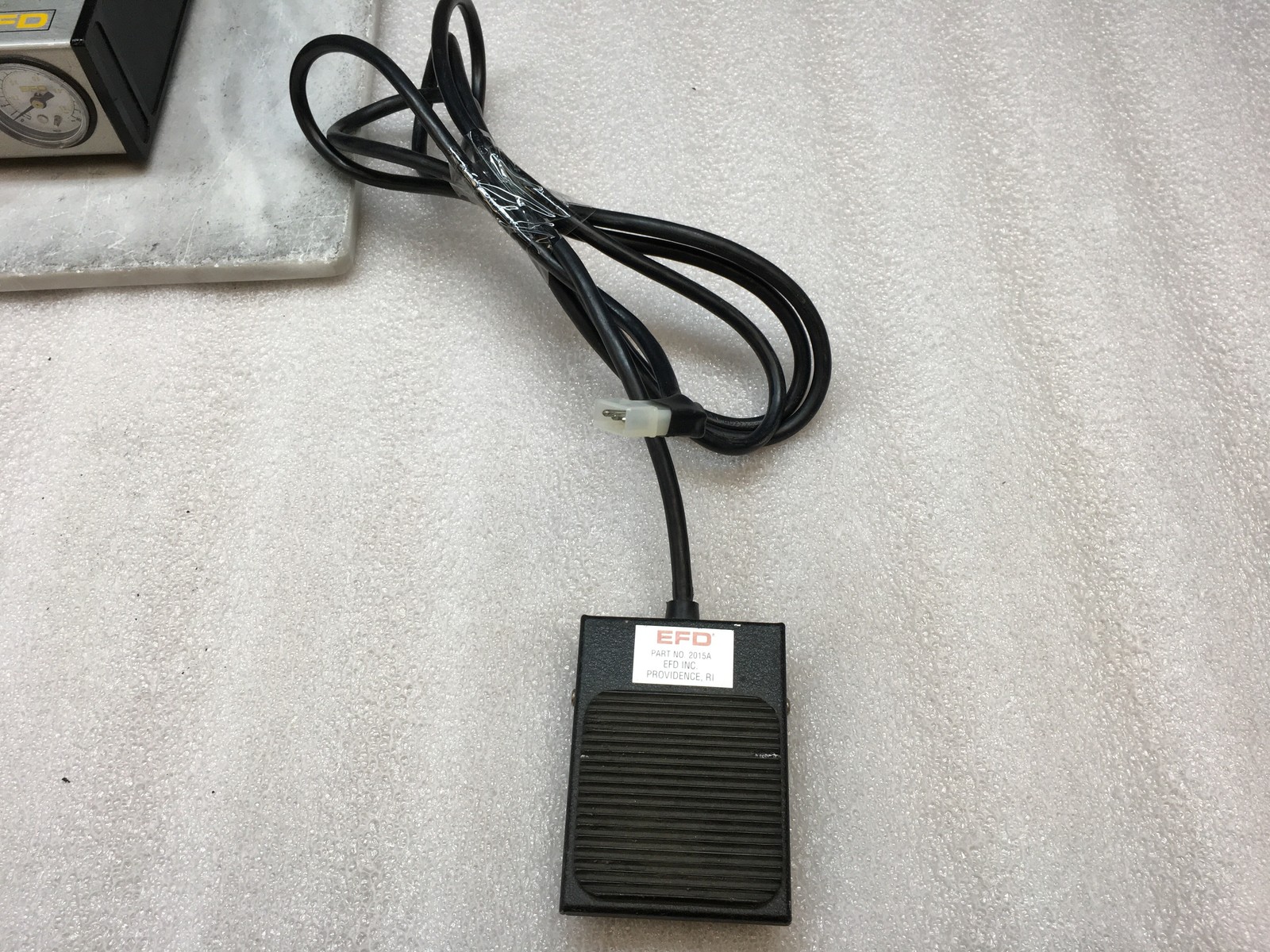 EFD 1000XL Electronic Fluid Adhesive Dispenser Device with Pedal