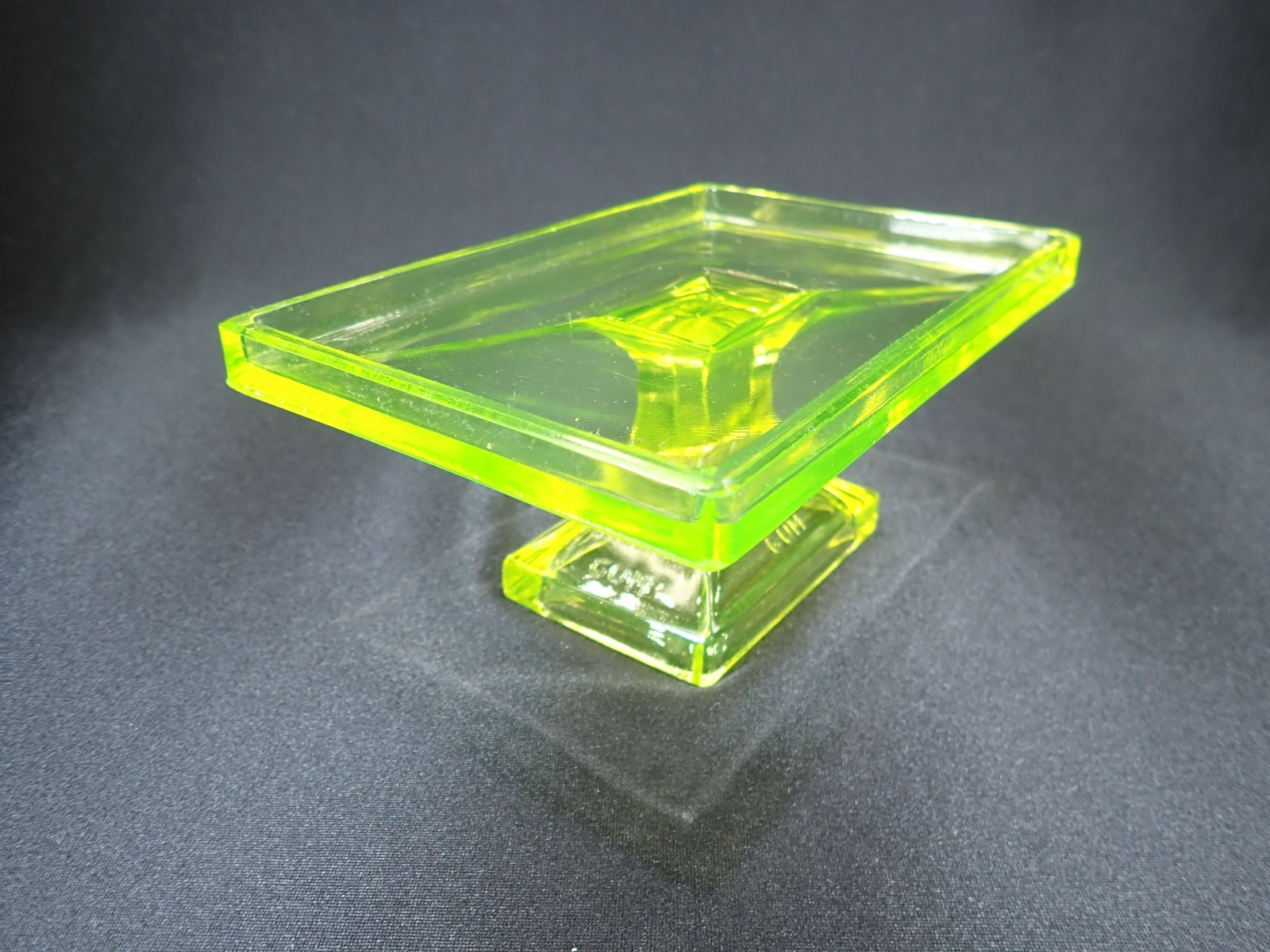 Vintage Clark's Teaberry Gum Vaseline Glass Stand Pedestal Display Excellent