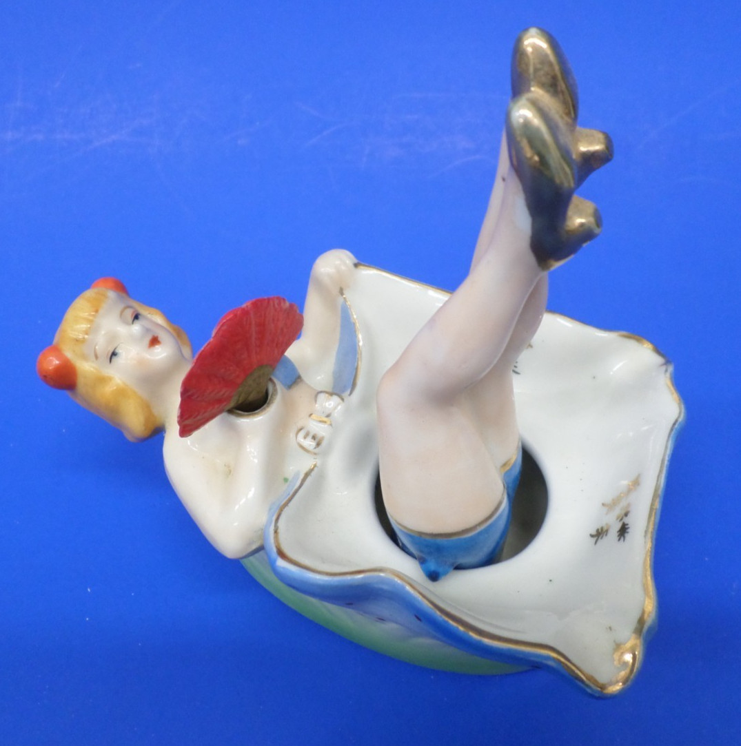 Vtg SEXY Risque Lady Legs Dancer Lifting Skirt NAUGHTY NODDER ASHTRAY Patent TT