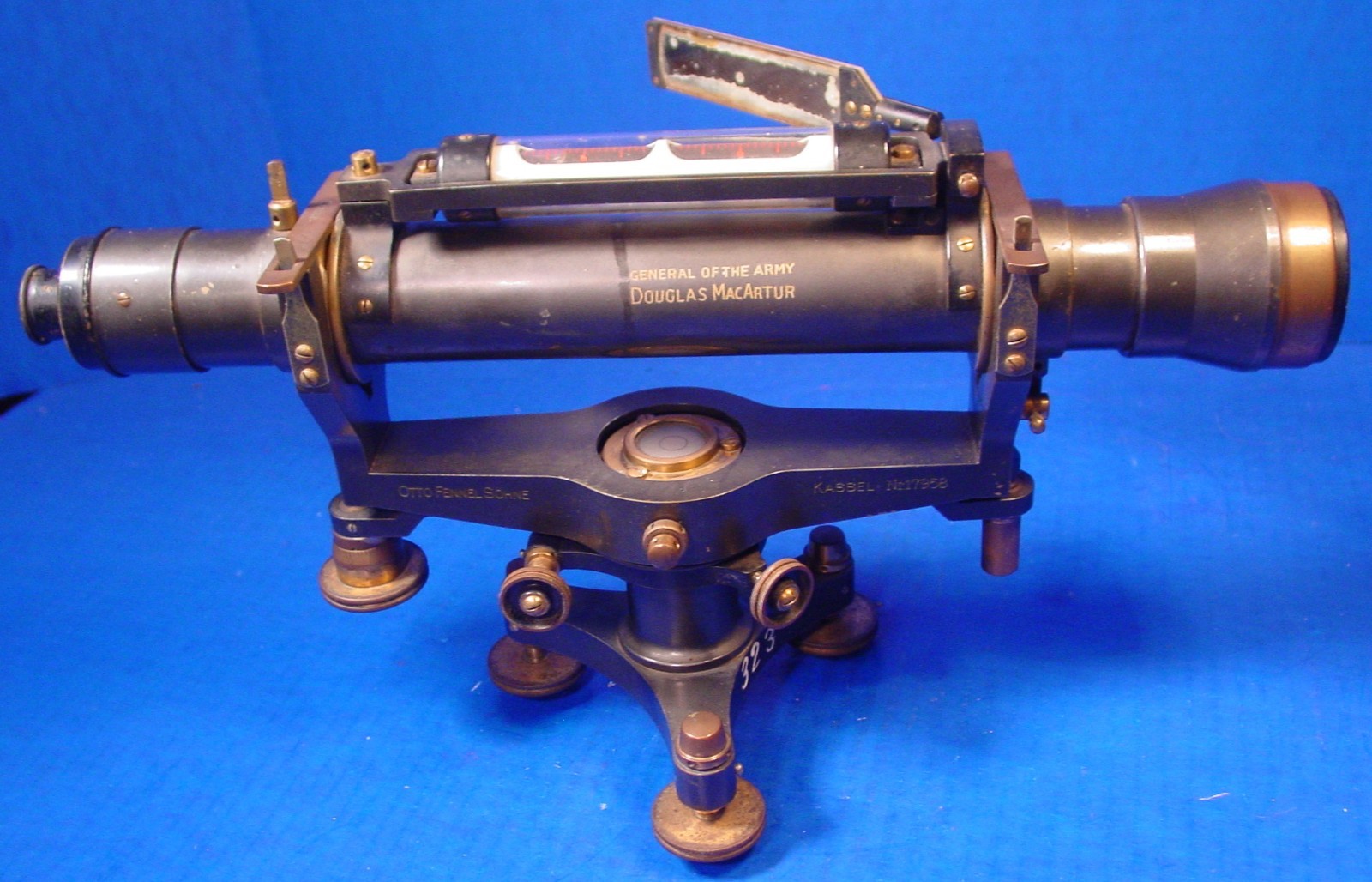 Douglas MacArthur Presentation Precise Level - Otto Fennel Sohne