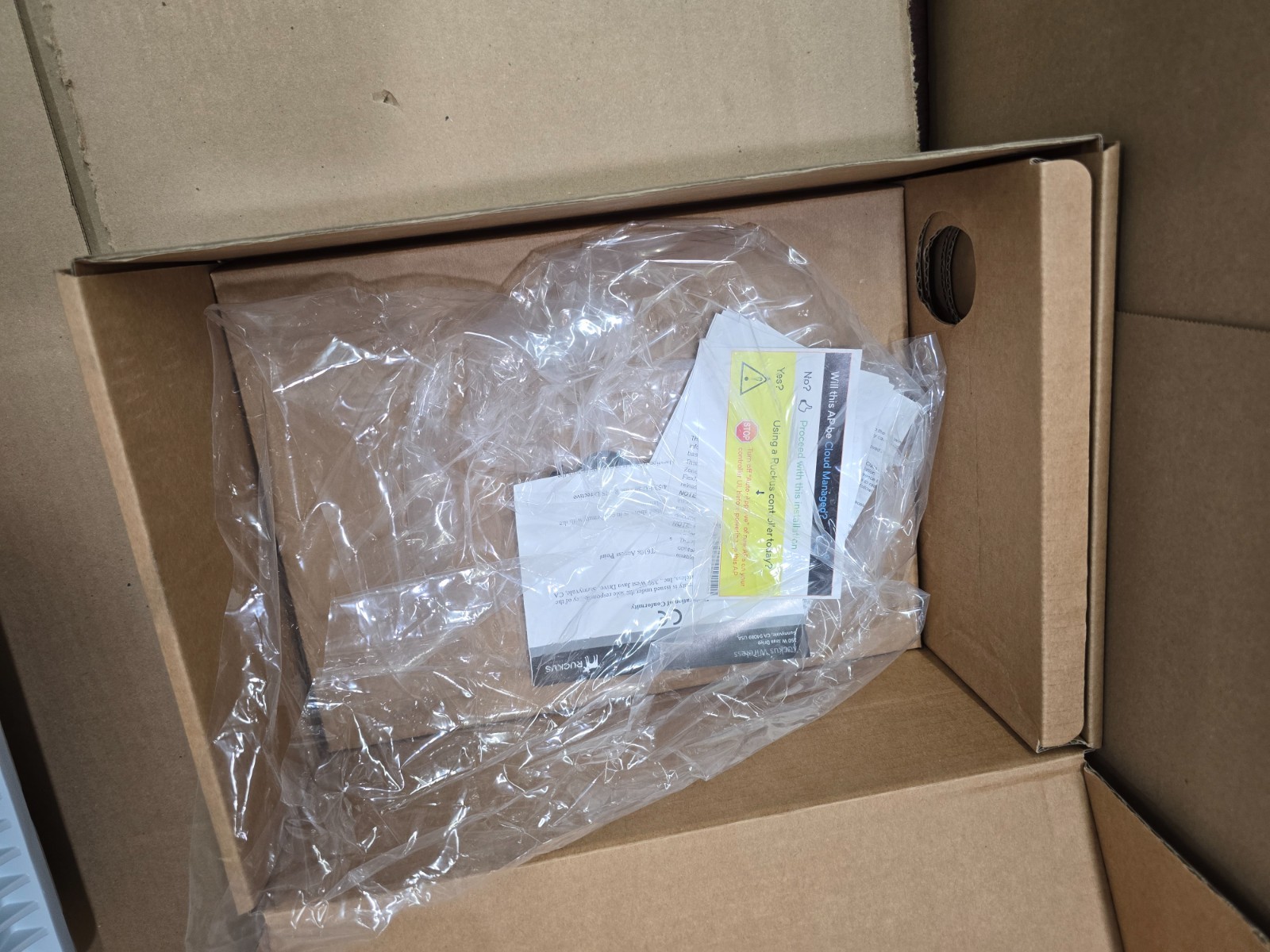 Brand New Ruckus T610 2.4GHx/5GHz Outdoor Access Point 4x4:4 901-T610-US01