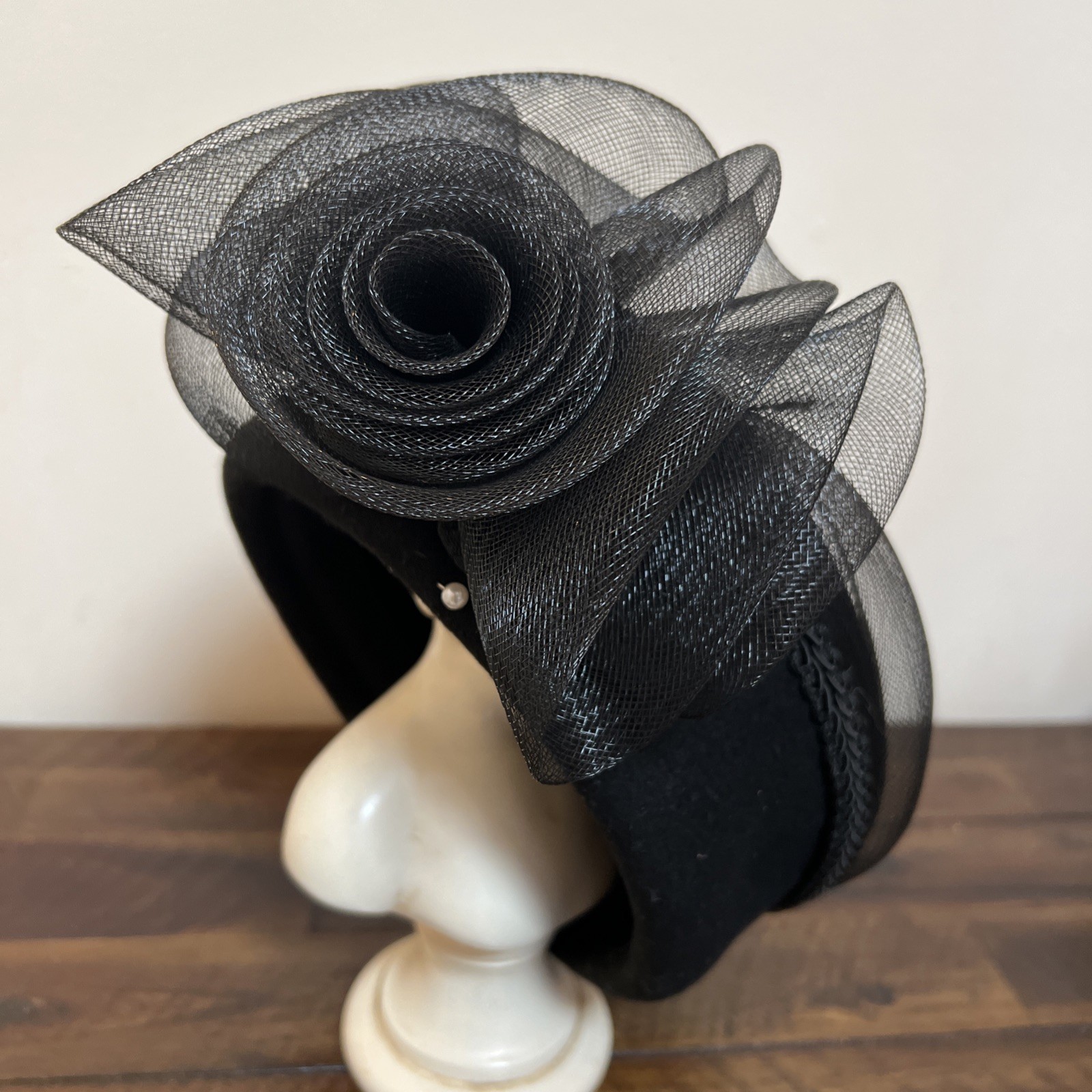 Vintage Black Wool Fascinator Hat – Retro Cocktail / Derby / 90s Y2K Style