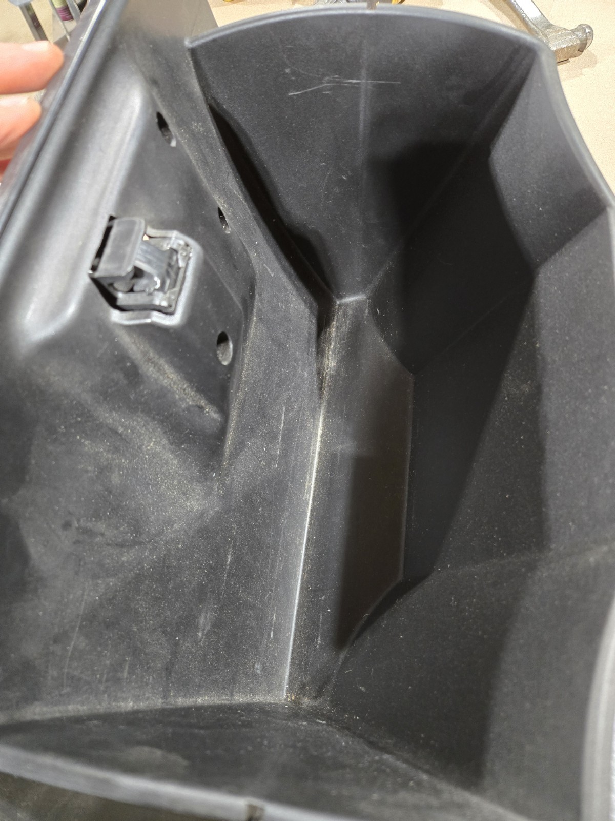 2001-2007 Ford Escape Glovebox Glove Box Compartment Assembly OEM Black W/key