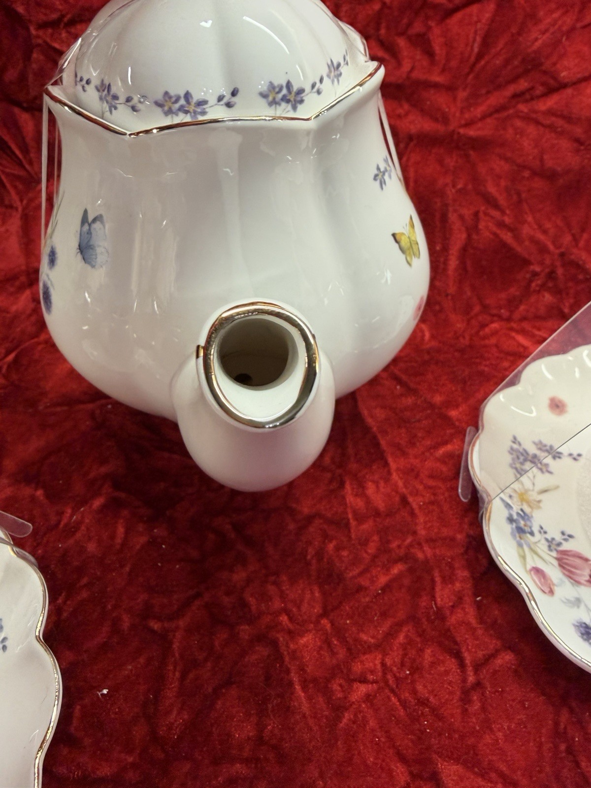 Grace Teaware Fine Porcelain Teapot 36oz Easter Bunny W/2 Cups & Saucers NEW