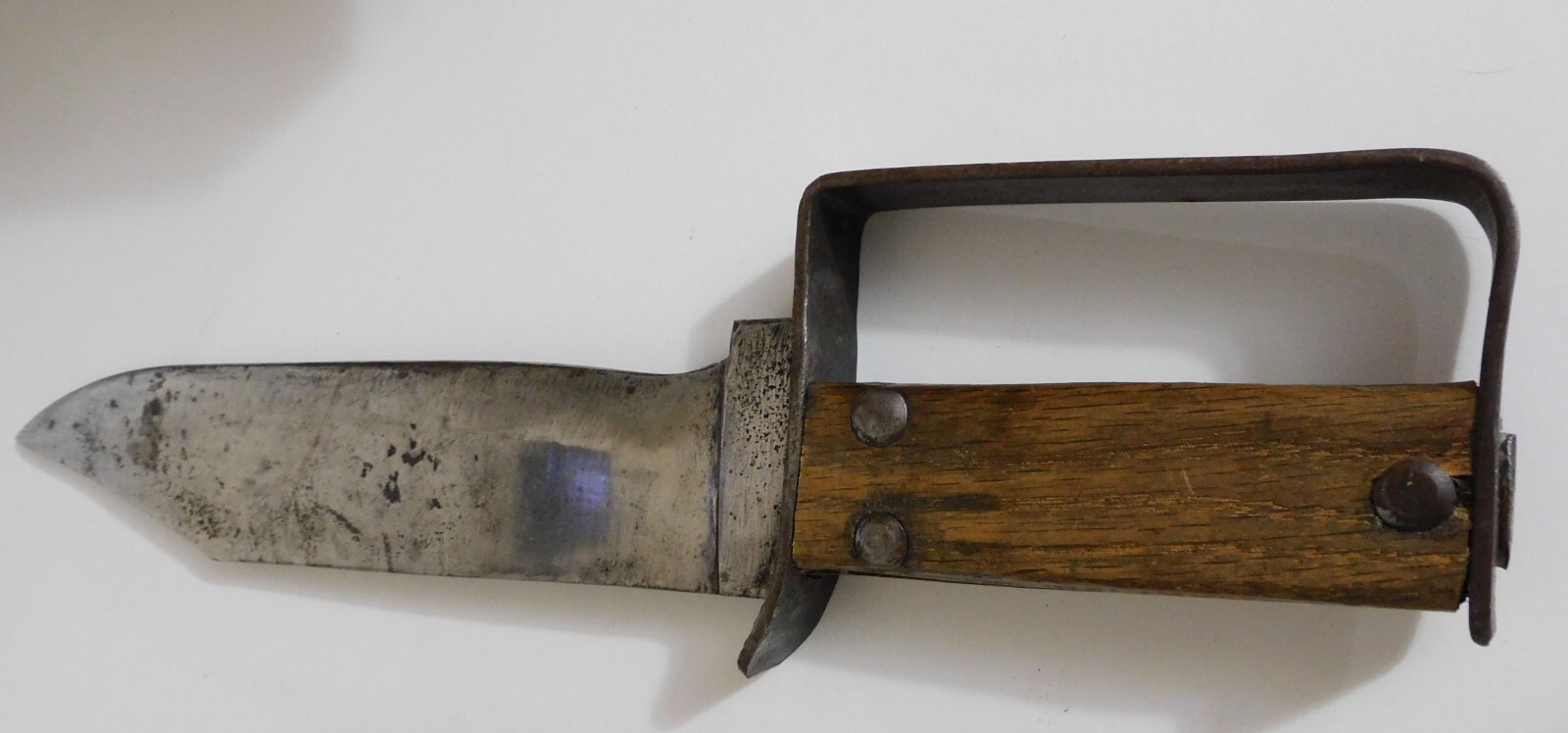 Vintage, Bowie D-Guard Clip Point, wood handle, steel blade 15 1/2"