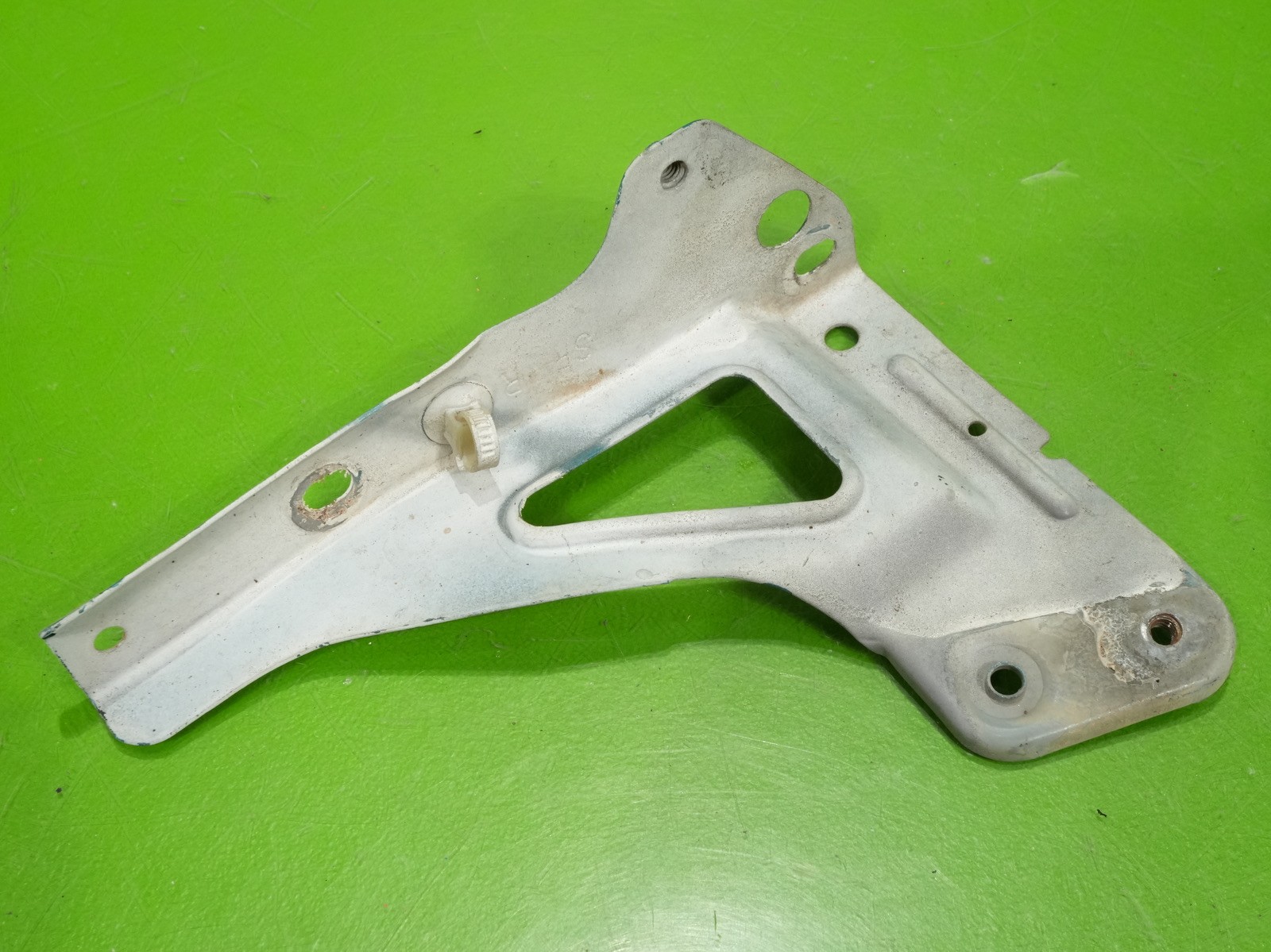 92-95 Civic hatch OEM passenger right fender bumper mount bracket support stay