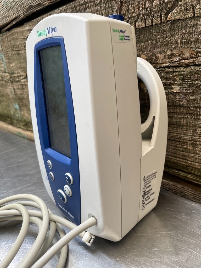 Welch Allyn 420 Spot Vital Signs Monitor 42NTB W/ Battery Temp Power Cuff