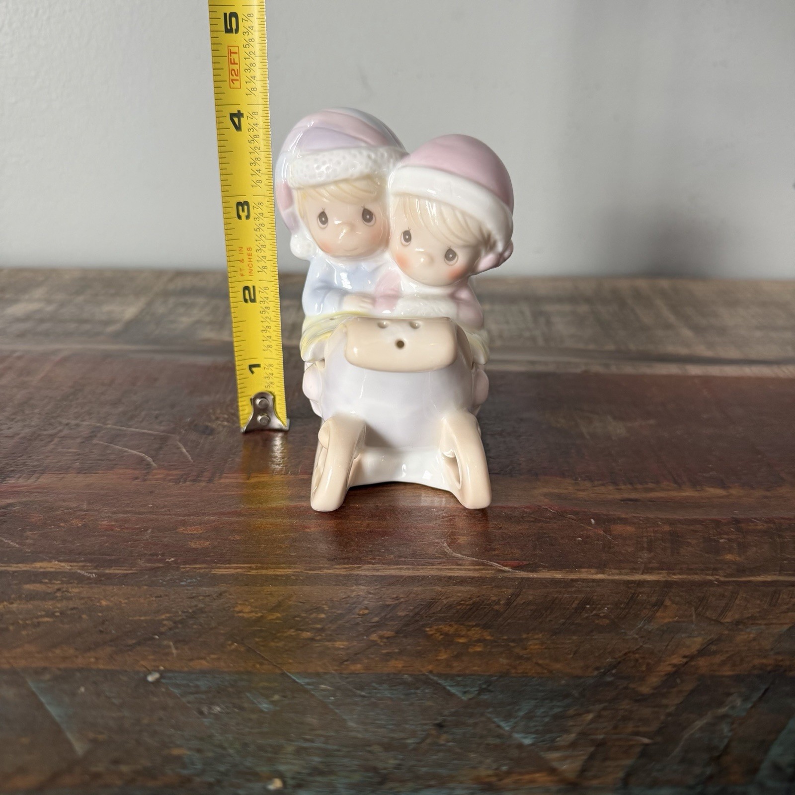 1995 Precious Moments Salt & Pepper Shaker Kids In Sleigh 869783 No Original Box