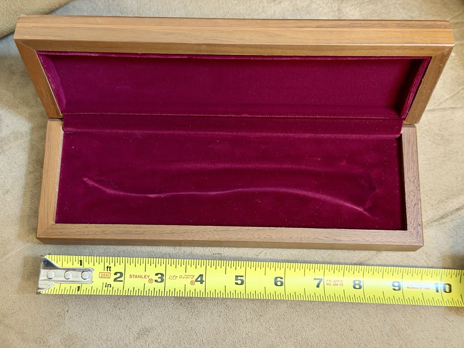 Buck 500 (& Similar) Knife Walnut Display Case Red Felt Nice. Display Case Only