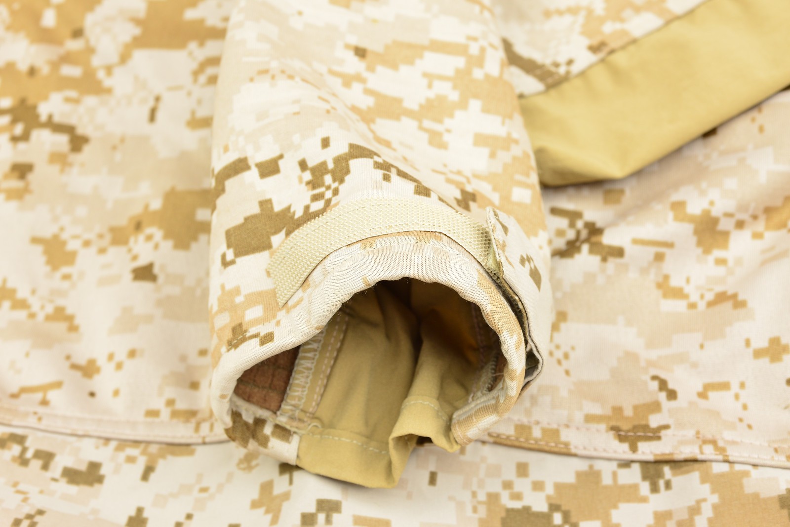 Combat Desert Jacket 180S CDJ USMC MADE IN USA LARGE Desert Digital Marpat