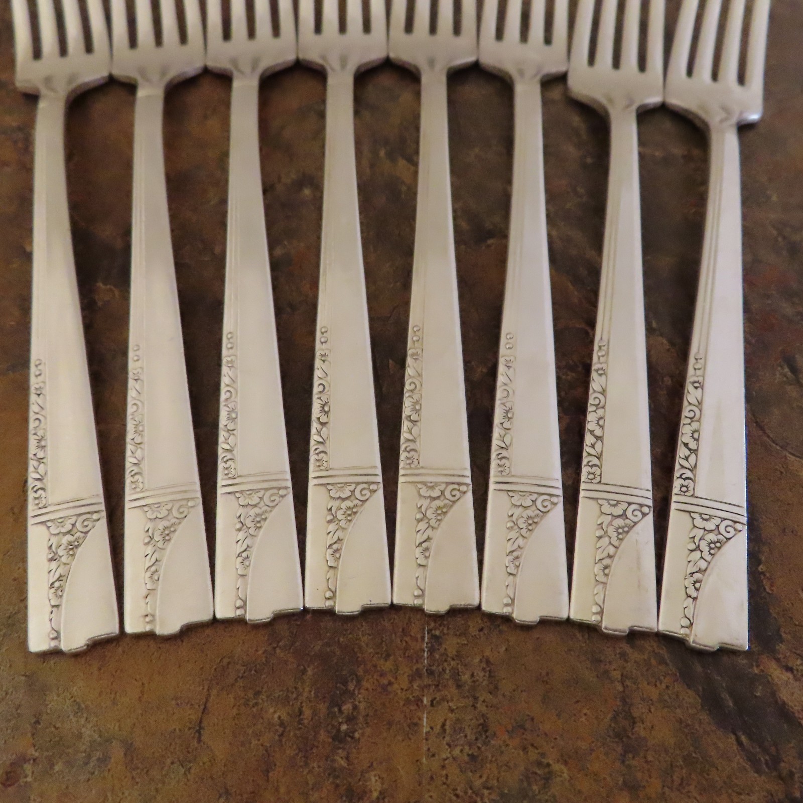 Oneida Caprice Set of 8 Grille Dinner Forks Nobility Silverplate Flatware Lot B