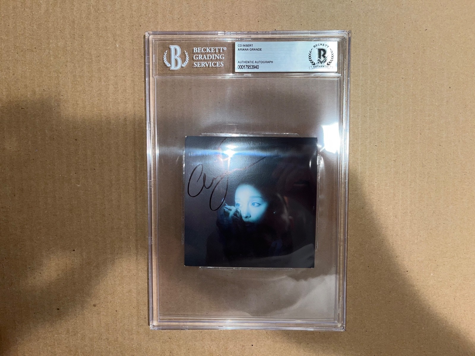 Ariana Grande Signed Autographed Beckett Slab Slabbed Encapsulated Autograph