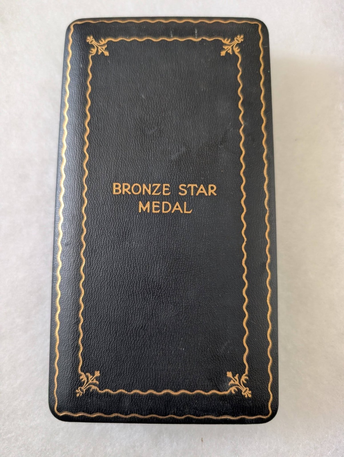 WW2 U.S. BRONZE STAR MEDAL RIBBON IN ORG PRESENTATION CASE