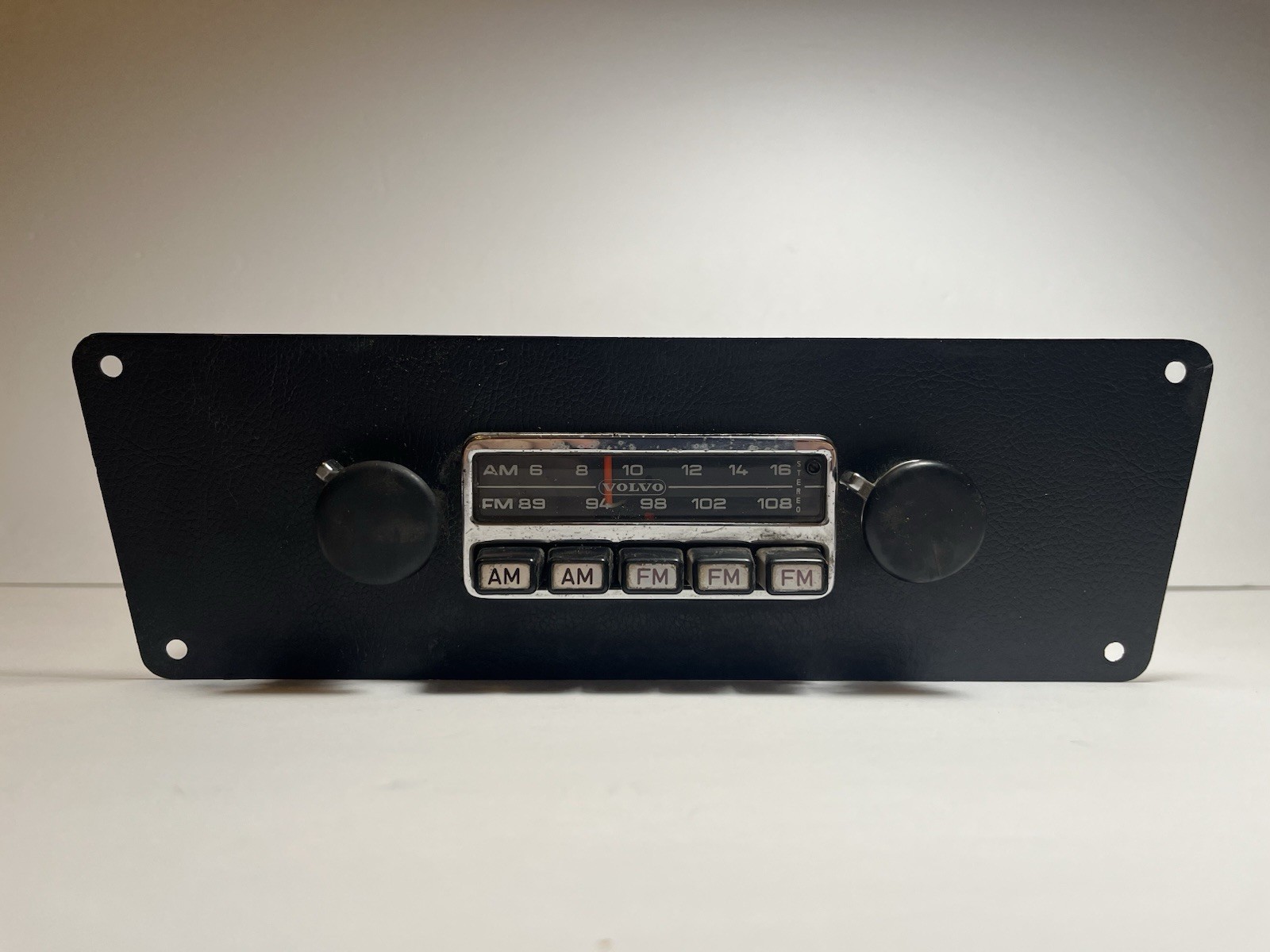 Vintage Blaupunkt Volvo AM/FM Stereo Radio Model 284028-8 - Untested
