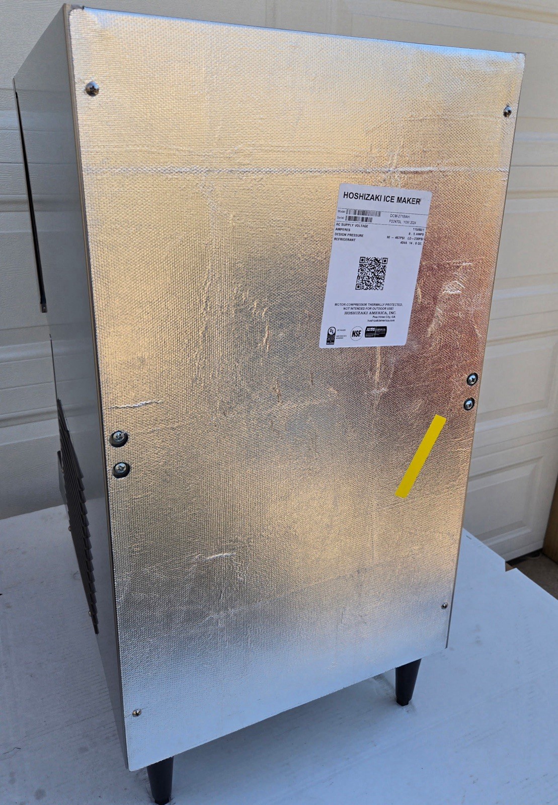 Hoshizaki DCM-271 BAH Countertop 257lb Ice Nugget and Water Maker with Dispenser