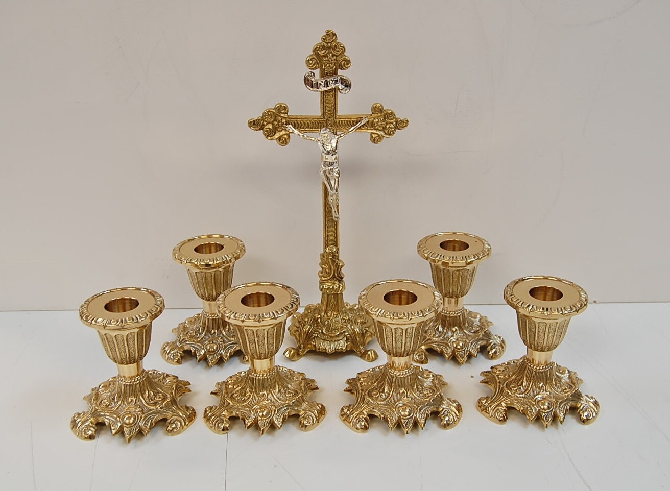 SET OF 6 SHORT 3 1/2" BRASS CHURCH ALTAR CANDLESTICKS & ALTAR CROSS (#399/#315)