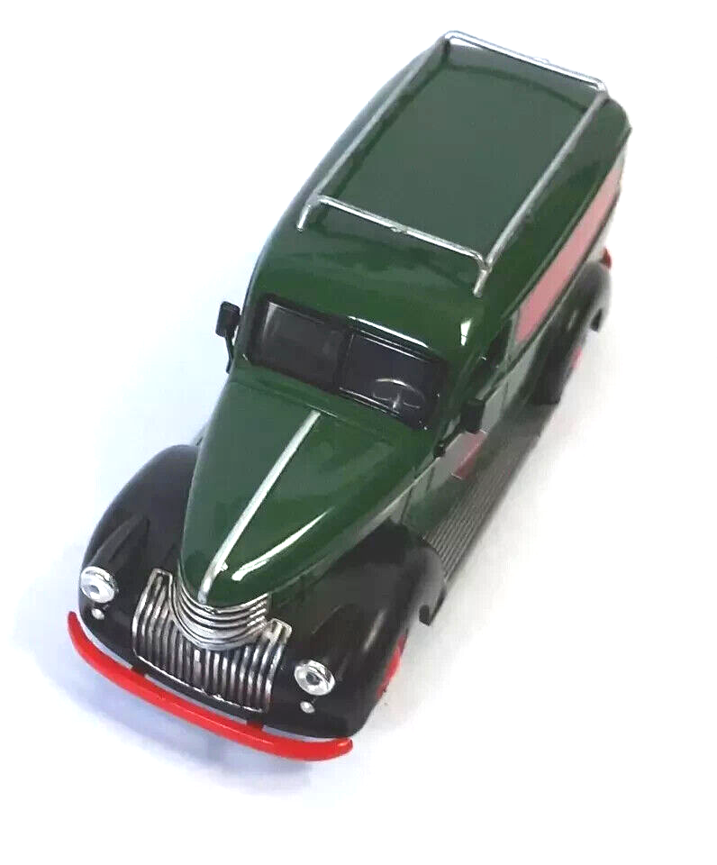 Retired 1:48 Die-Cast Railway Express 1946 Chevrolet Panel Truck New in Box