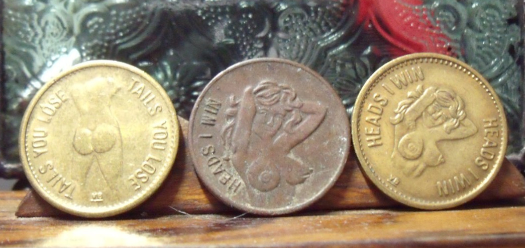 NUDE WOMEN HEADS - TAIL FLIPPING TOKEN BIG ONES