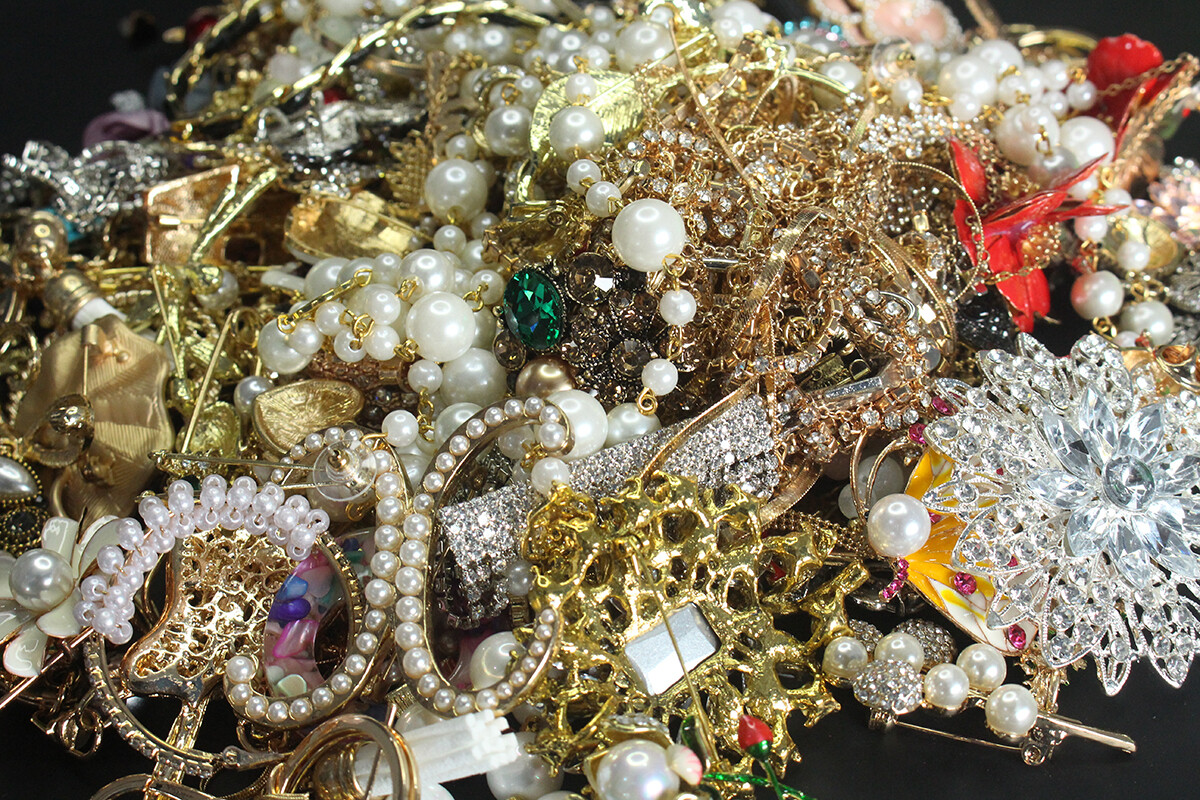 All the wearable items resold in the jewelry section are in perfect condition