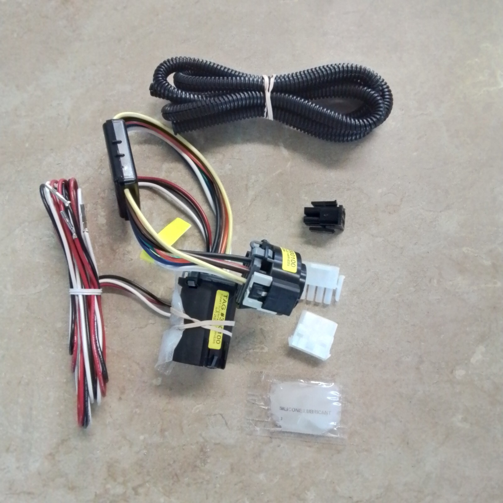 Truck Cap No Splice Wire Harness LEER Part #300100