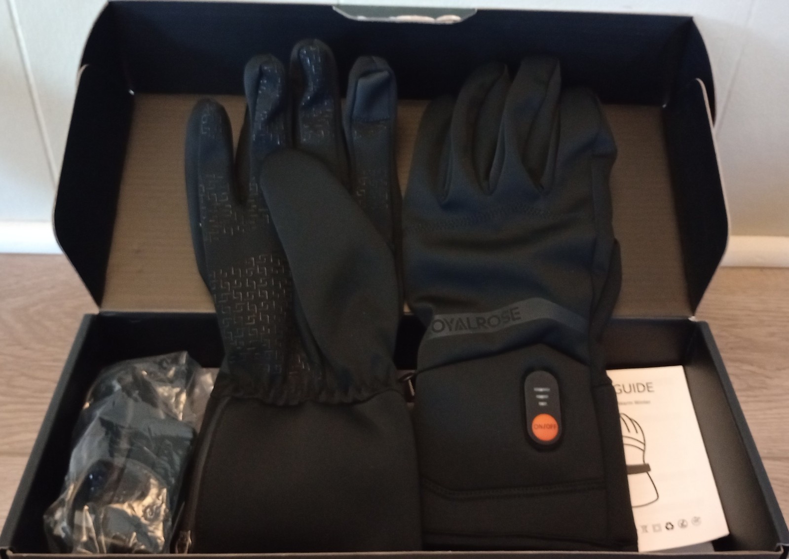 Royalrose Heated Gloves Liners for Men/Women Rechargeable Waterproof Size Med.