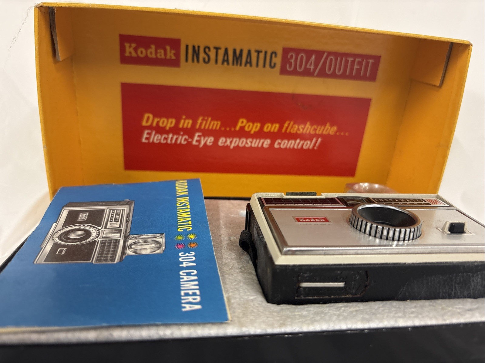 Vintage 1960s Kodak Instamatic 104 Camera Outfit - Retro 126 Film Kit with Box