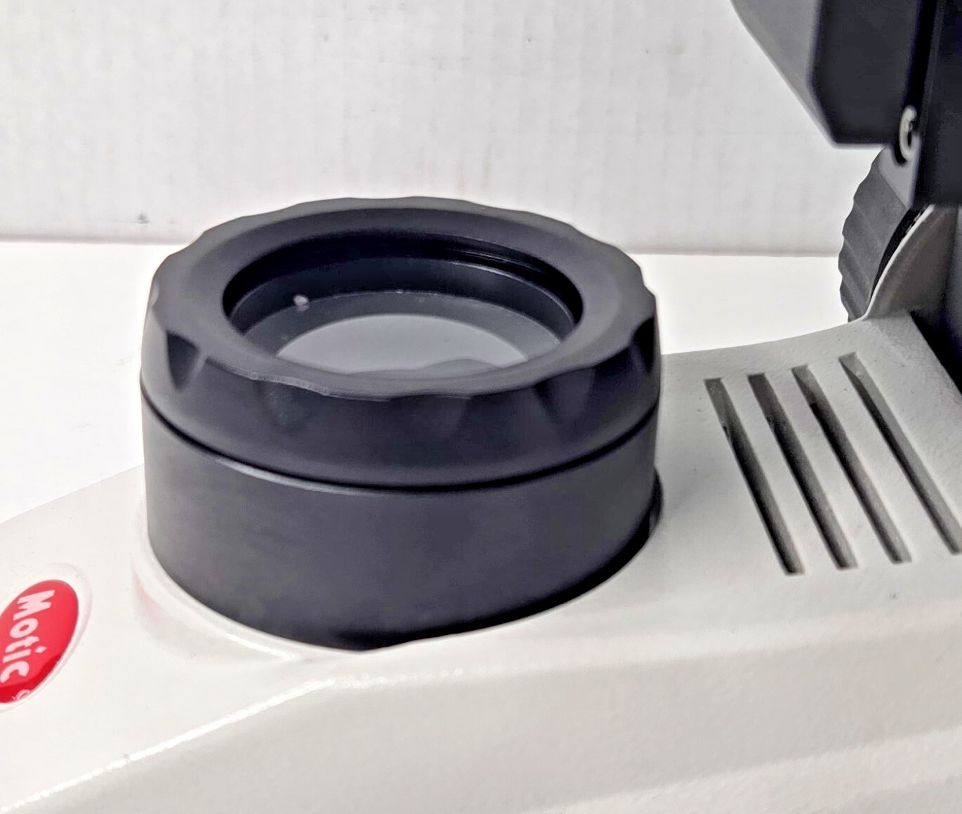 Motic BA210E LED Compound Binocular Microscope with 4X/0.10 Objective Tested