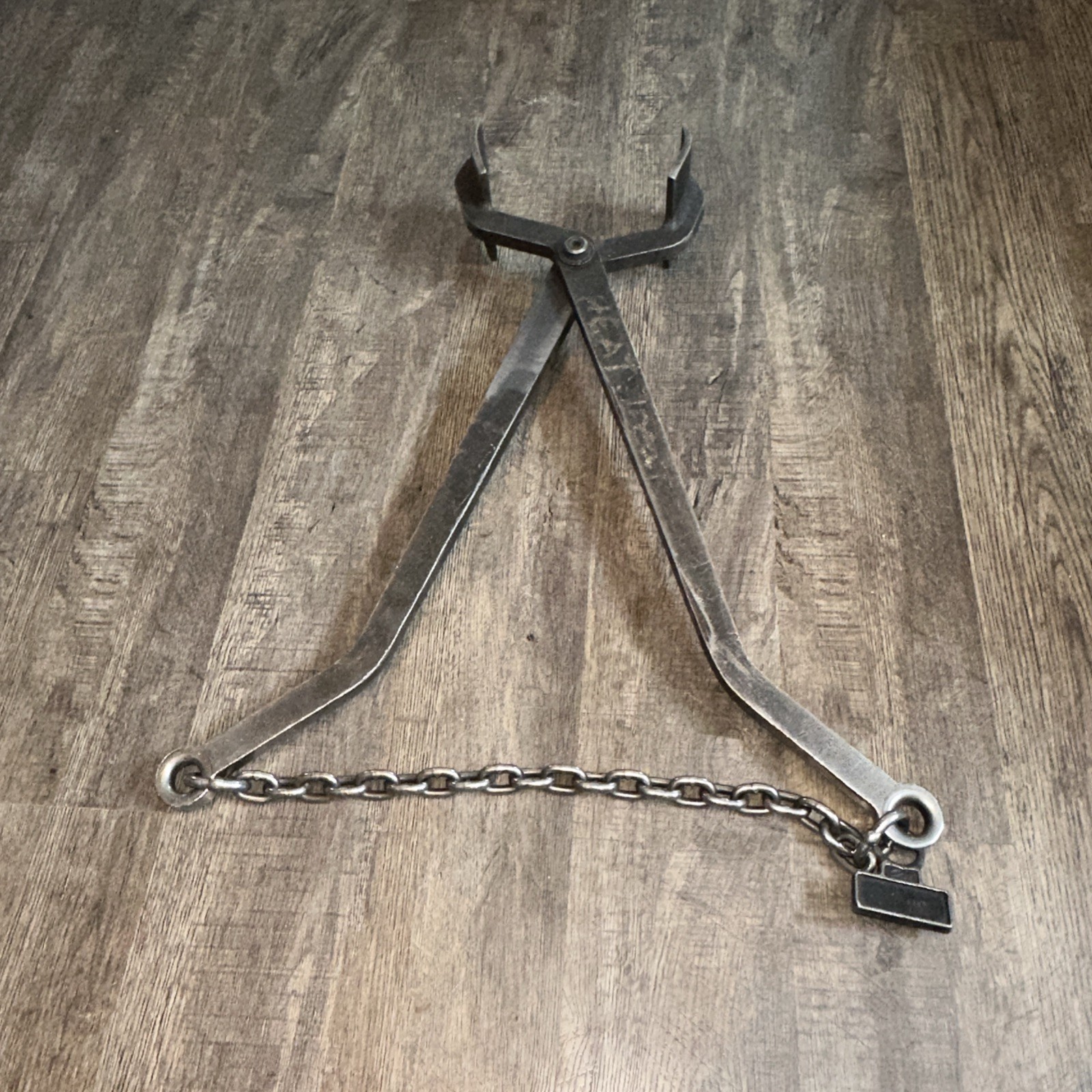 Great Heavy Large Columbus McKinnon Metal Lifting Sling Ice Tongs Pallet Puller
