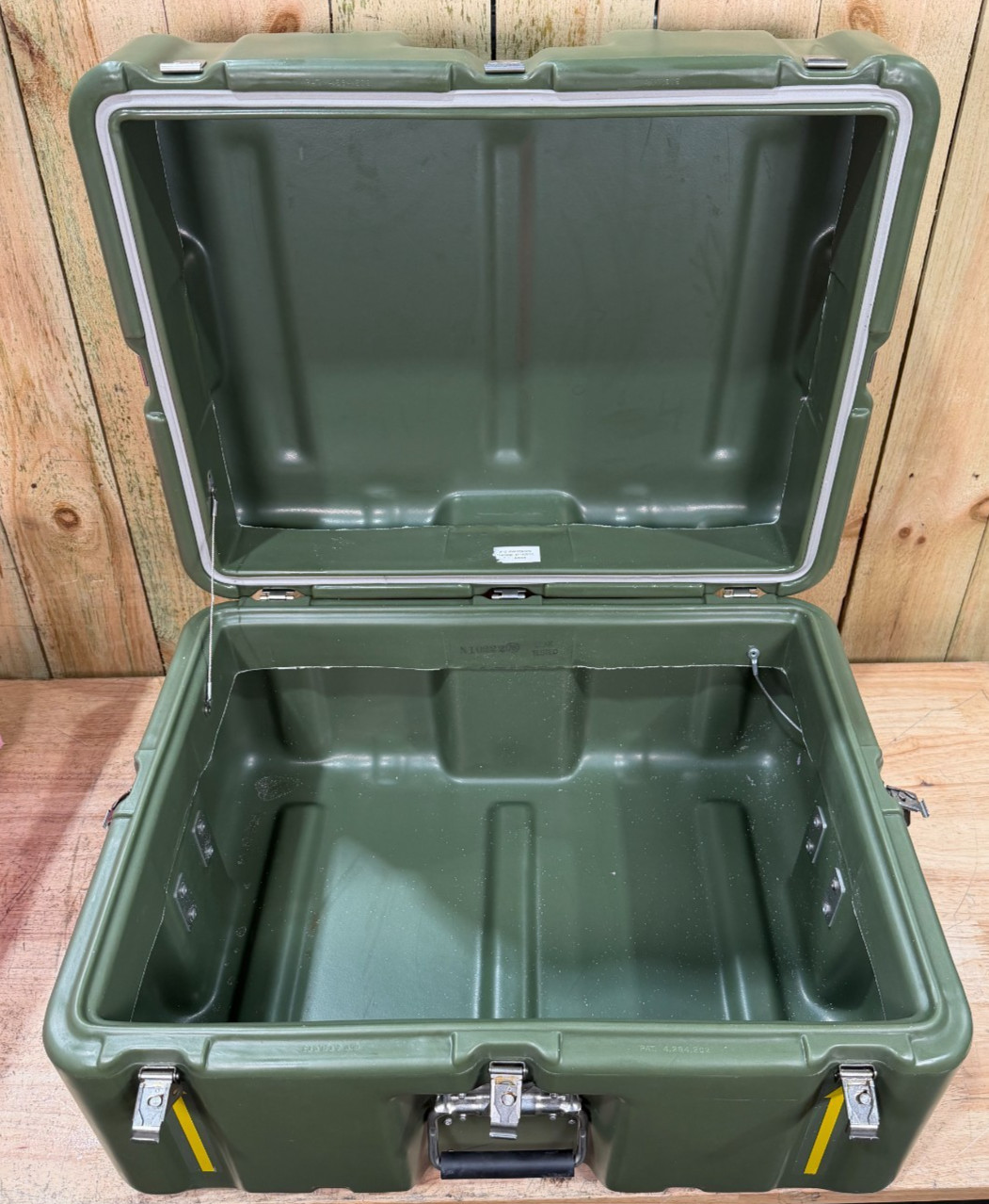 Pelican Hardigg Footlocker Green Case 24.5x18.5x15" Military Waterproof