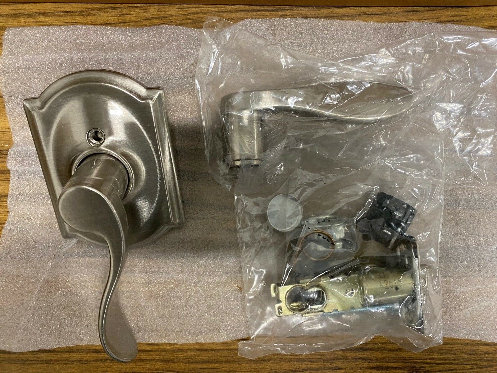 Schlage FE285 CAM 619 ACC CAM Camelot Entry Door Handle Set & Accent Door Lever