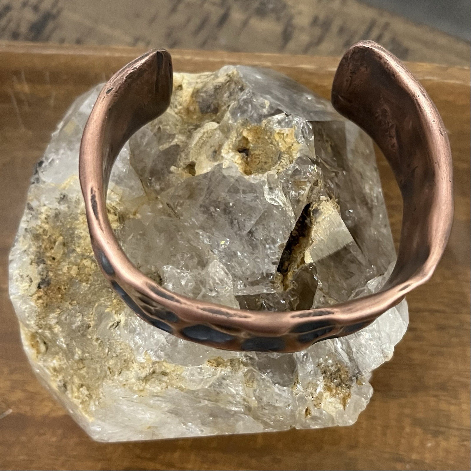 Vtg Brutalist Modernist Men’s Hammered Thick Copper Artisan Cuff Bracelet Viking