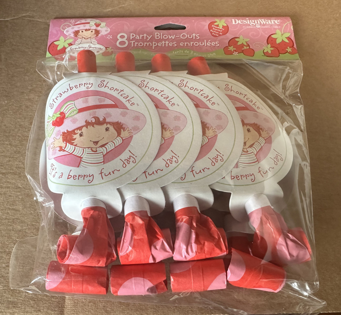 STRAWBERRY SHORTCAKE  BLOWERS - BLOWOUTS PARTY SUPPLIES