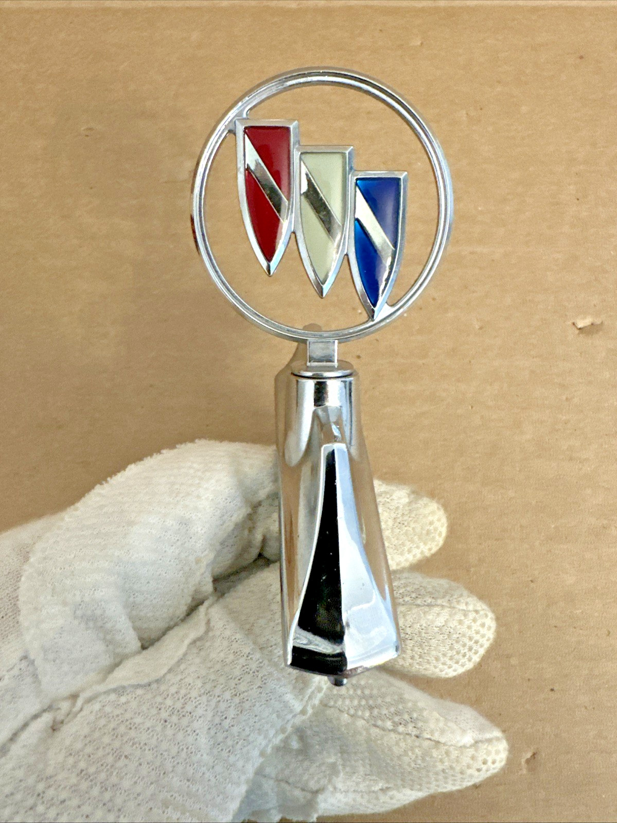 NOS OEM Buick 1984 1985 1986 Hood Emblem Lasabre Century Models 25500266