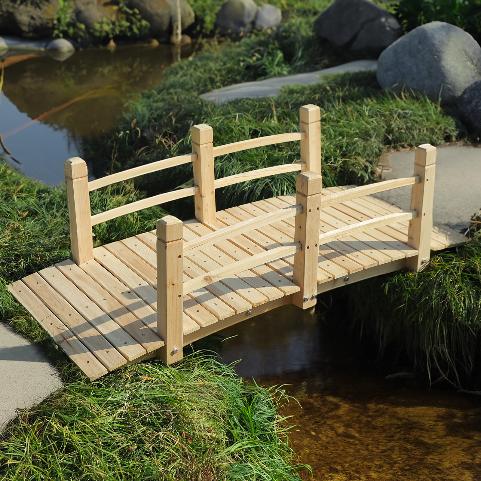 Wooden Garden Bridge Outdoor Arch Footbridge w/ Safety Rails Decor Pond Walkway