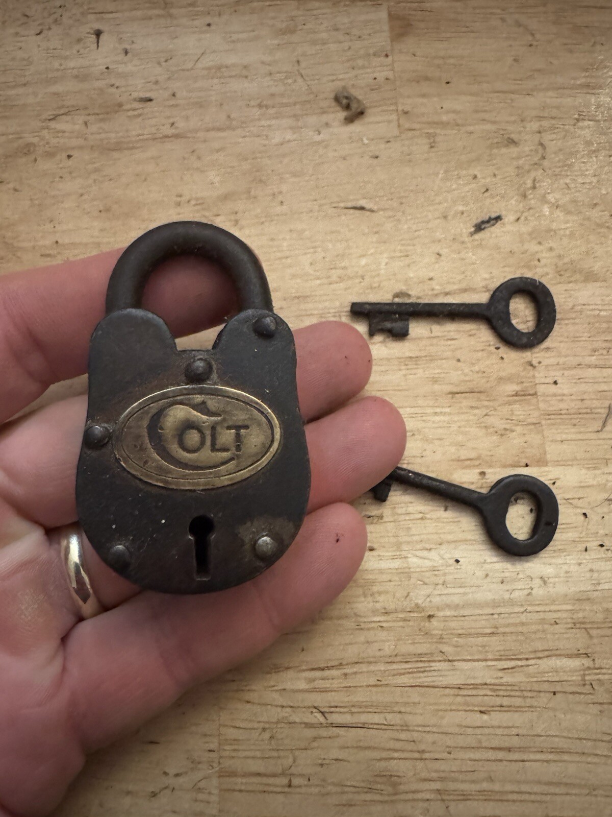 Colt Rifle Padlock Lock Set Gun Firearm Wyatt Earp Memorabilia Keys Home Decor