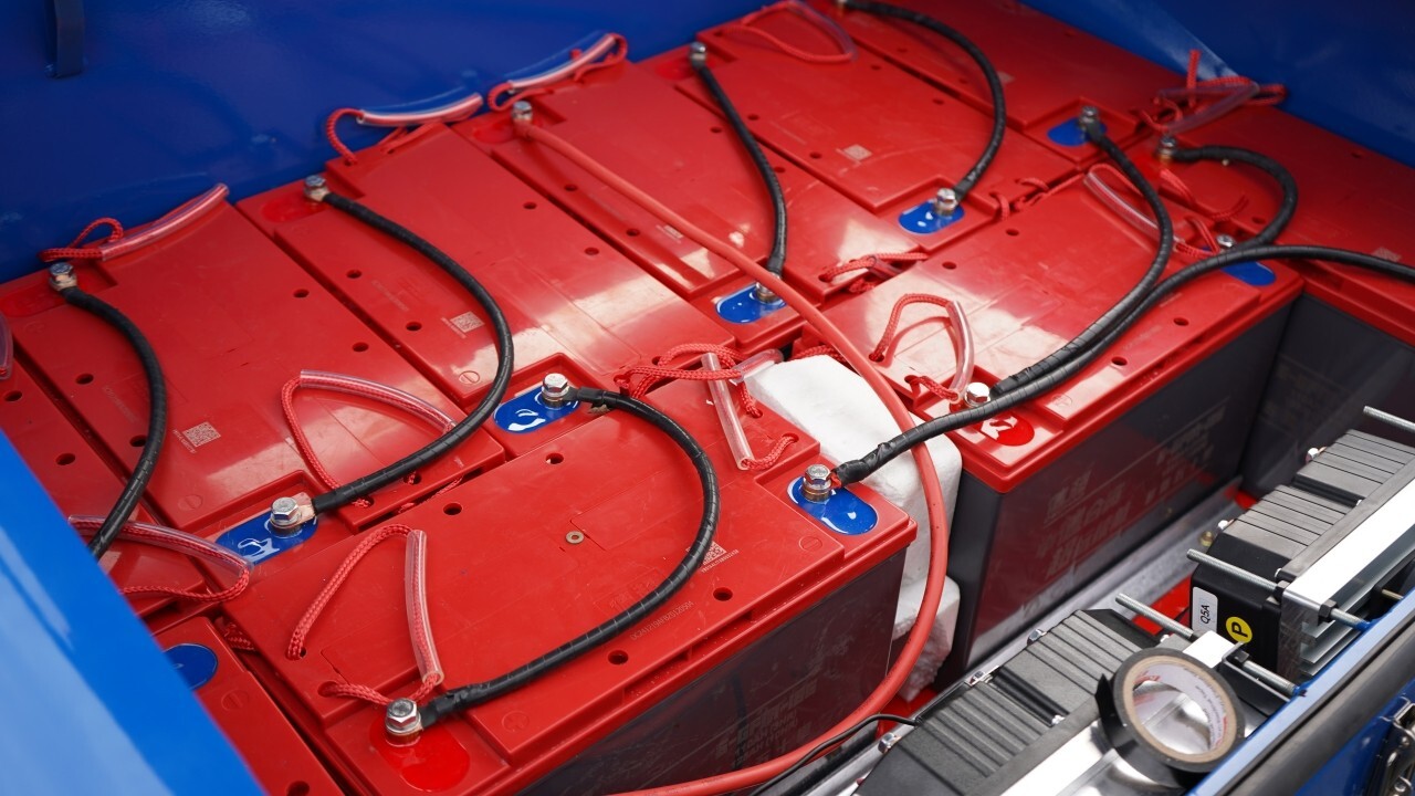 New 2 Ton Rated Capacity TYPHON Electric Forklift Lifter w Side Shift, 3 Stage