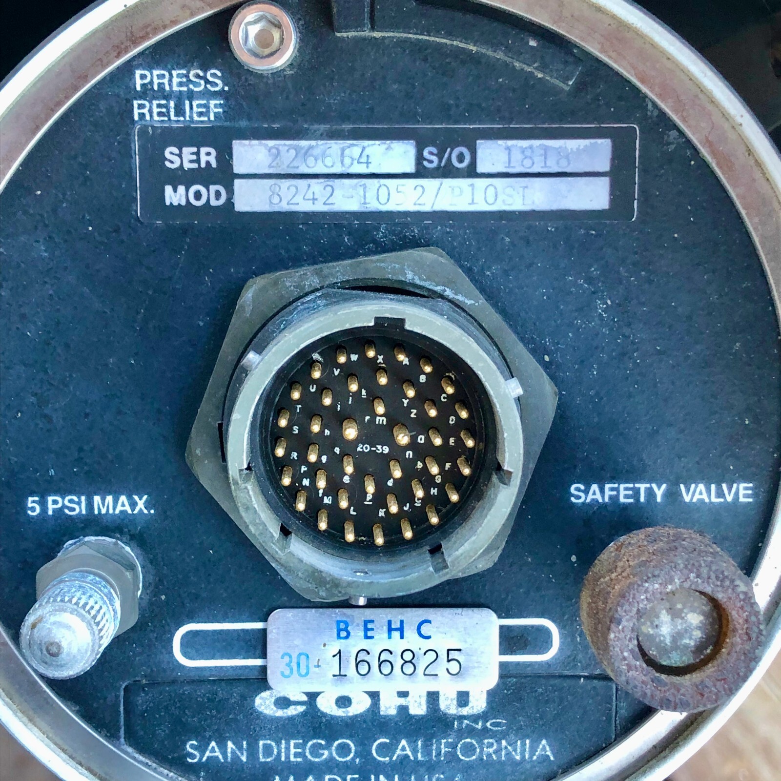 Cohu Surveillance Camera 8242-1052/P10SL Environmental Housing