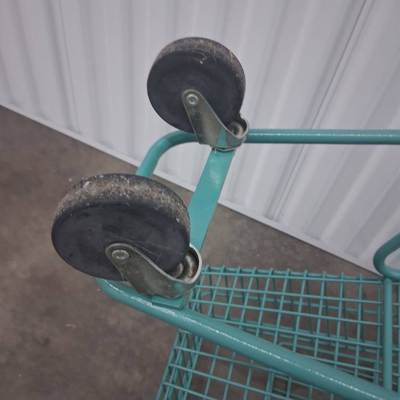 Vintage 70's Winn-Dixie Teal Child's Small Shopping Cart 25" Metal Grocery Buggy