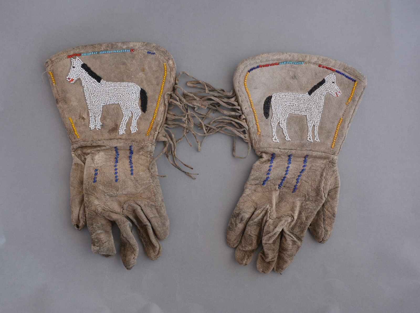Old Plateau Indian Beaded Gauntlet Gloves - Pictorial Horses