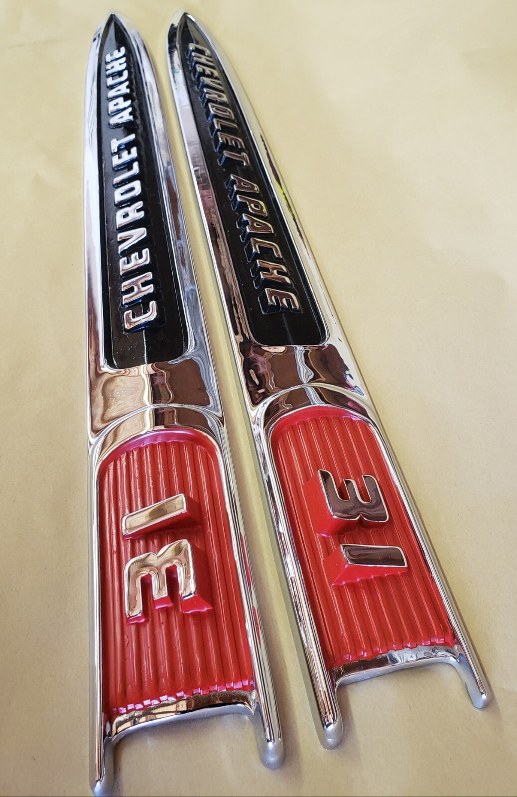 1959 CHEVY APACHE 3100 Truck Fender Emblem Spears Shortbed 1955-1959