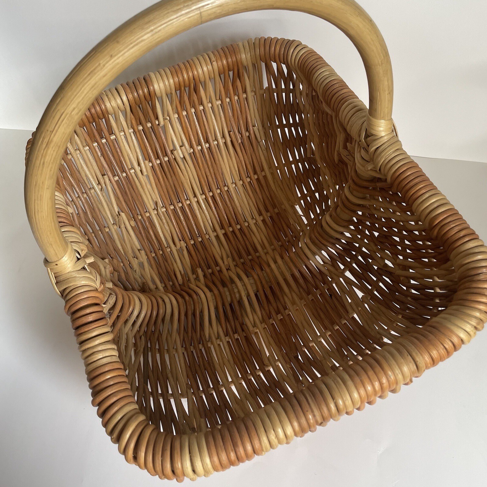 Vtg Buttocks Woven Basket Harvest Egg Gathering Country Farmhouse Primitive